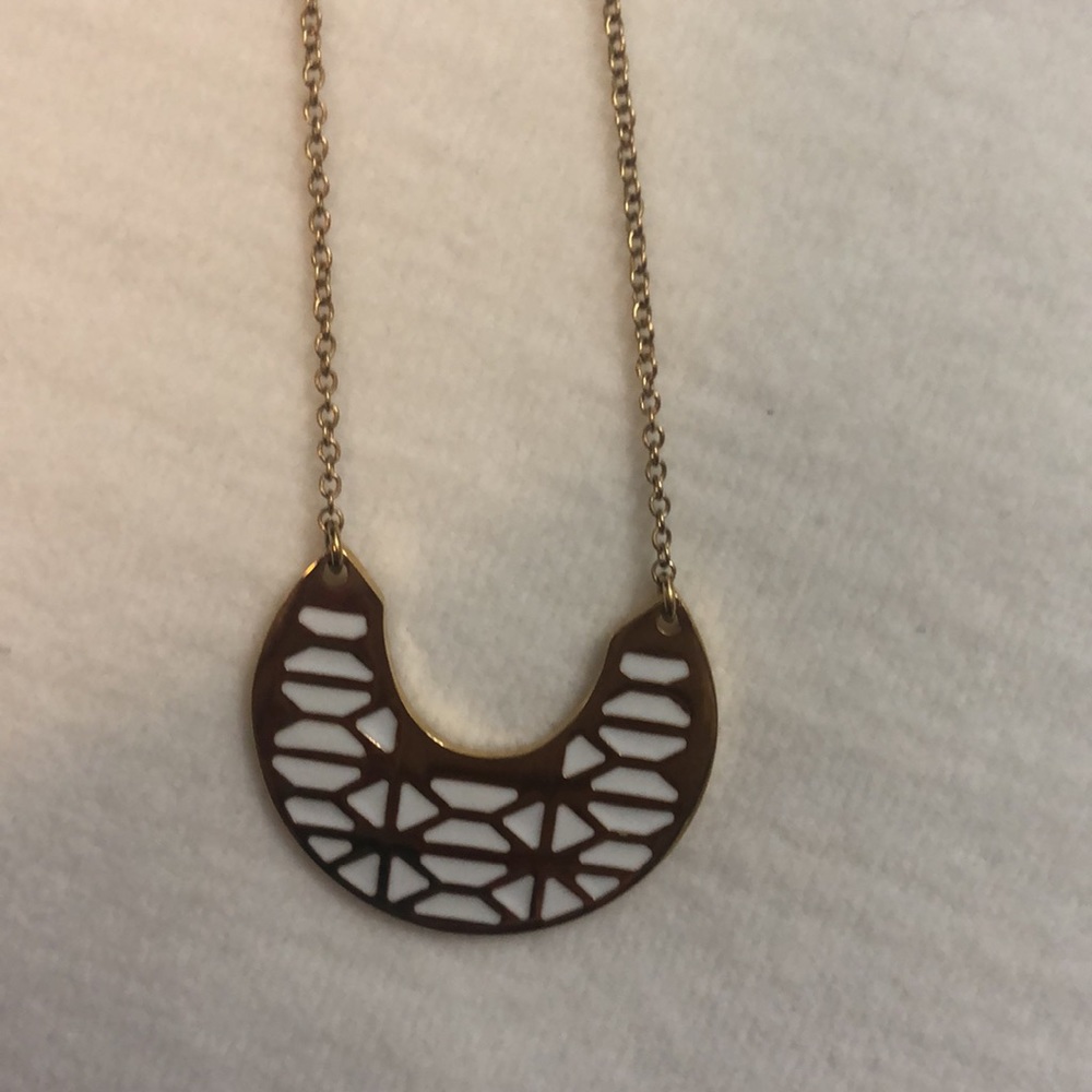 Stella and Dot gold necklace - Picture 6 of 7